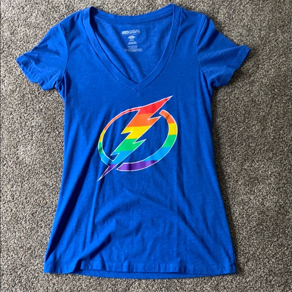 Rainbow lightning vneck